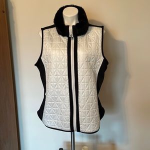 Ladies Ruby Rd. Petite XL black/white Vest with faux fur.